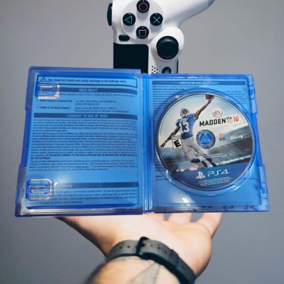 Playstation 4 EA Sports Madden‎ 16 Video Game (4685) - Picture 3 of 4